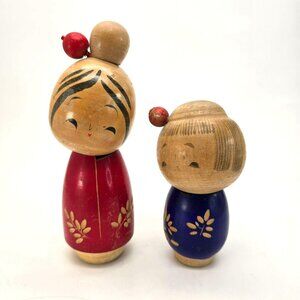 Vintage Japanese Kokeshi Dolls Handcrafted Wooden Pair Red Blue JE129
